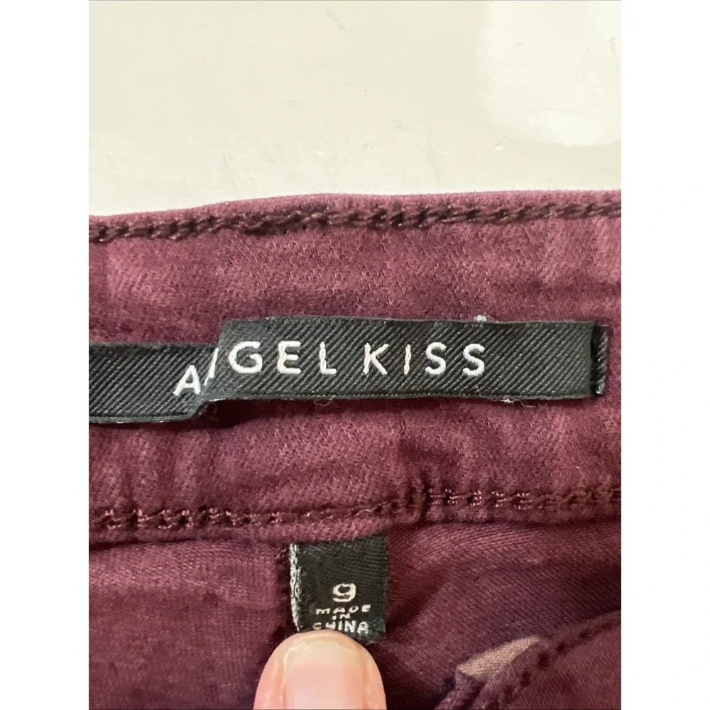 Angel Kiss Sz 9 Burgundy Mid‎ Rise Distressed  Frayed Jean Shorts